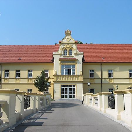 Junges Hotel Tulln トゥルン エクステリア 写真