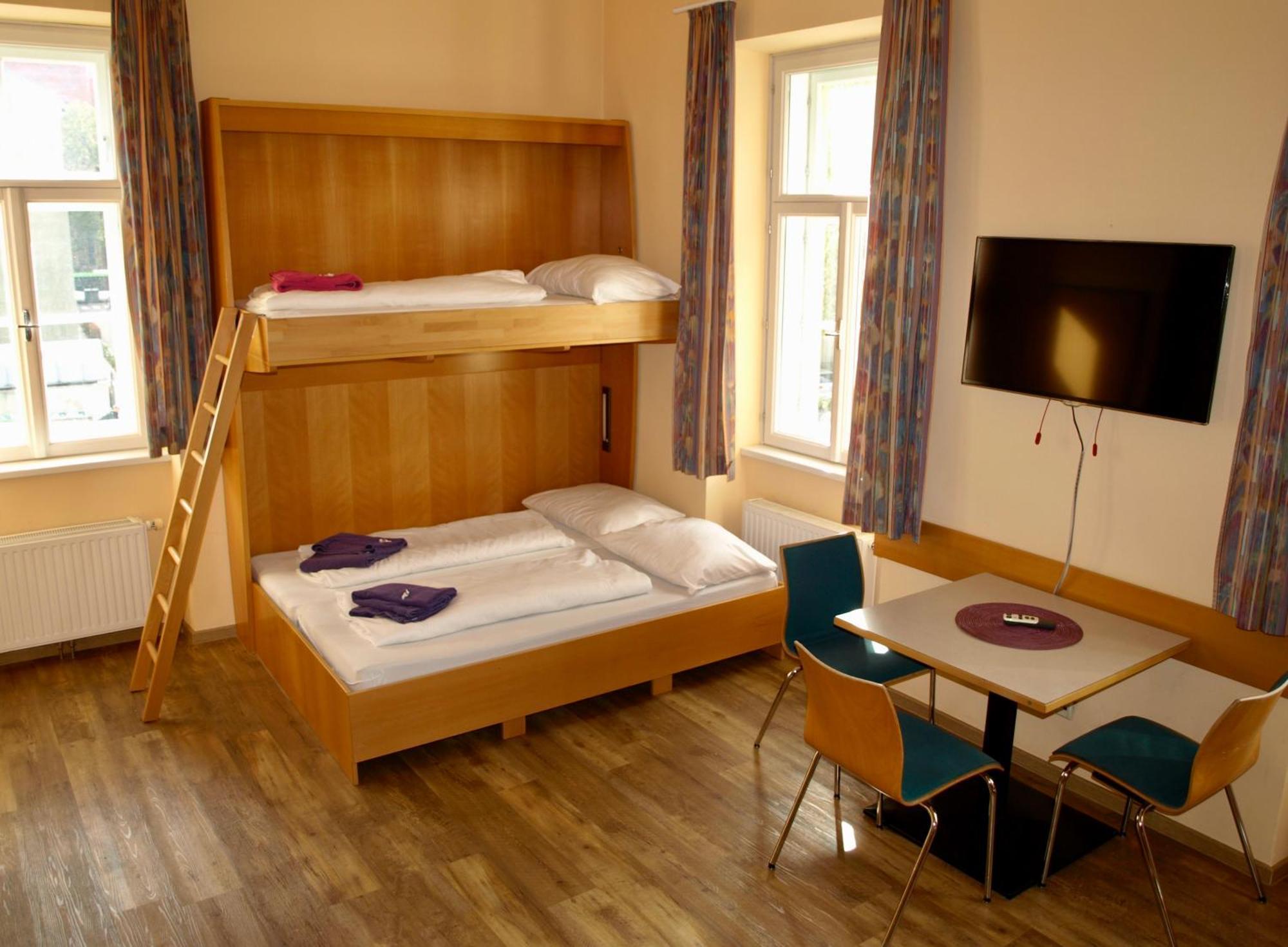 Junges Hotel Tulln トゥルン エクステリア 写真