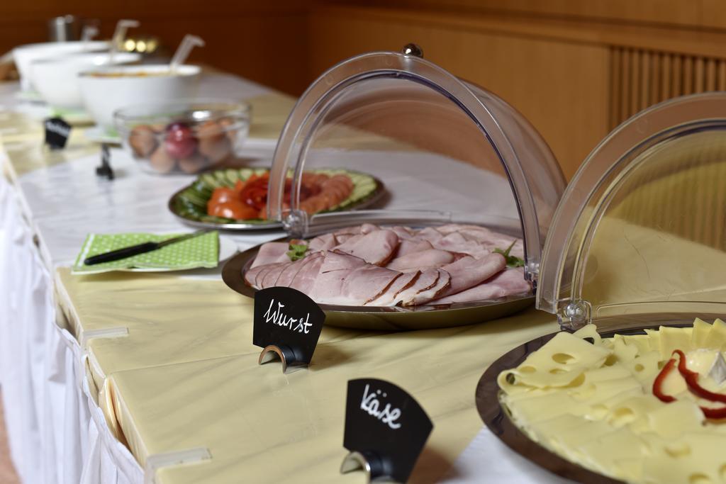 Junges Hotel Tulln トゥルン エクステリア 写真
